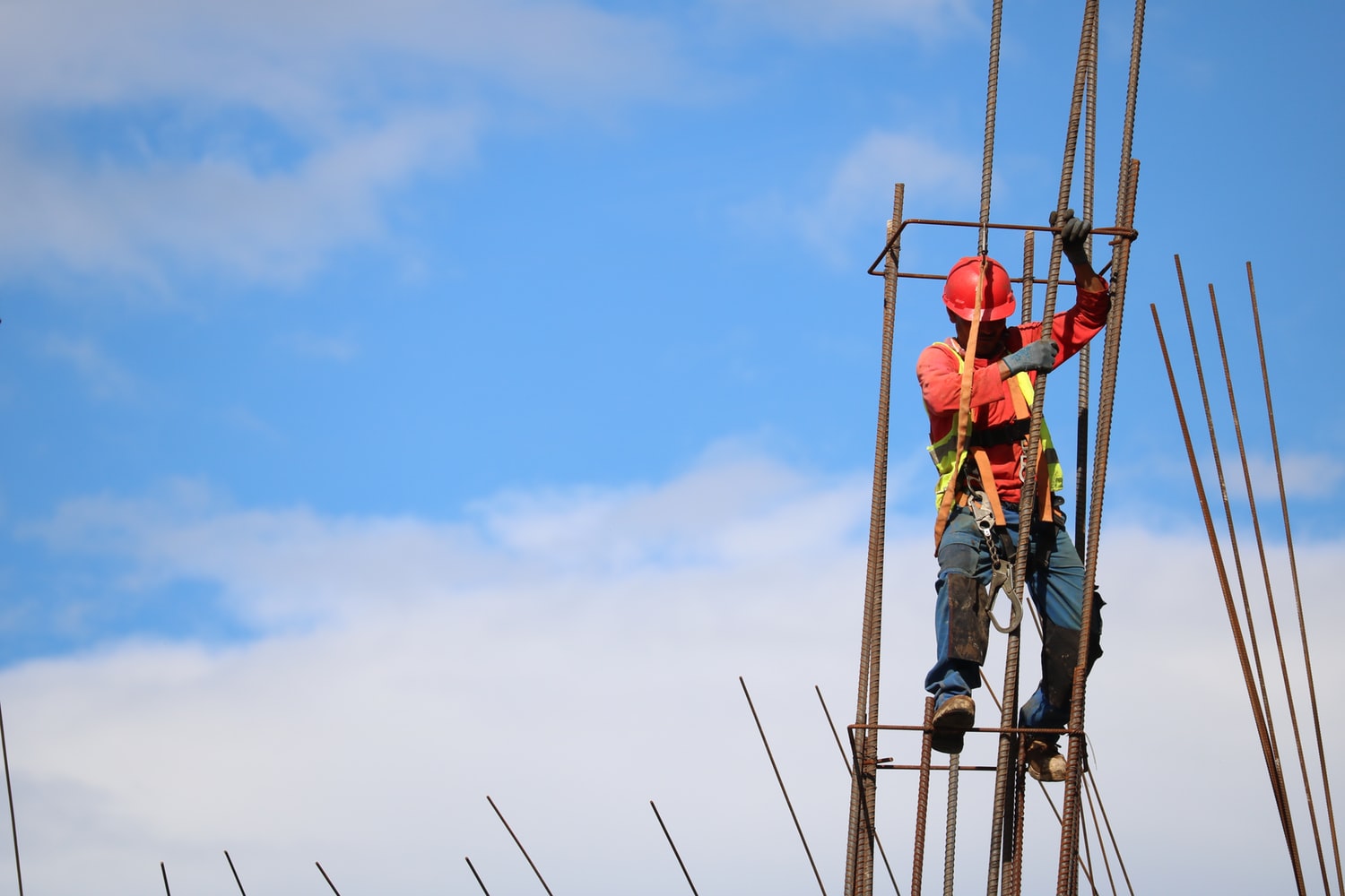 Work Alone Safety in Canada: Comparing Provincial Regulations