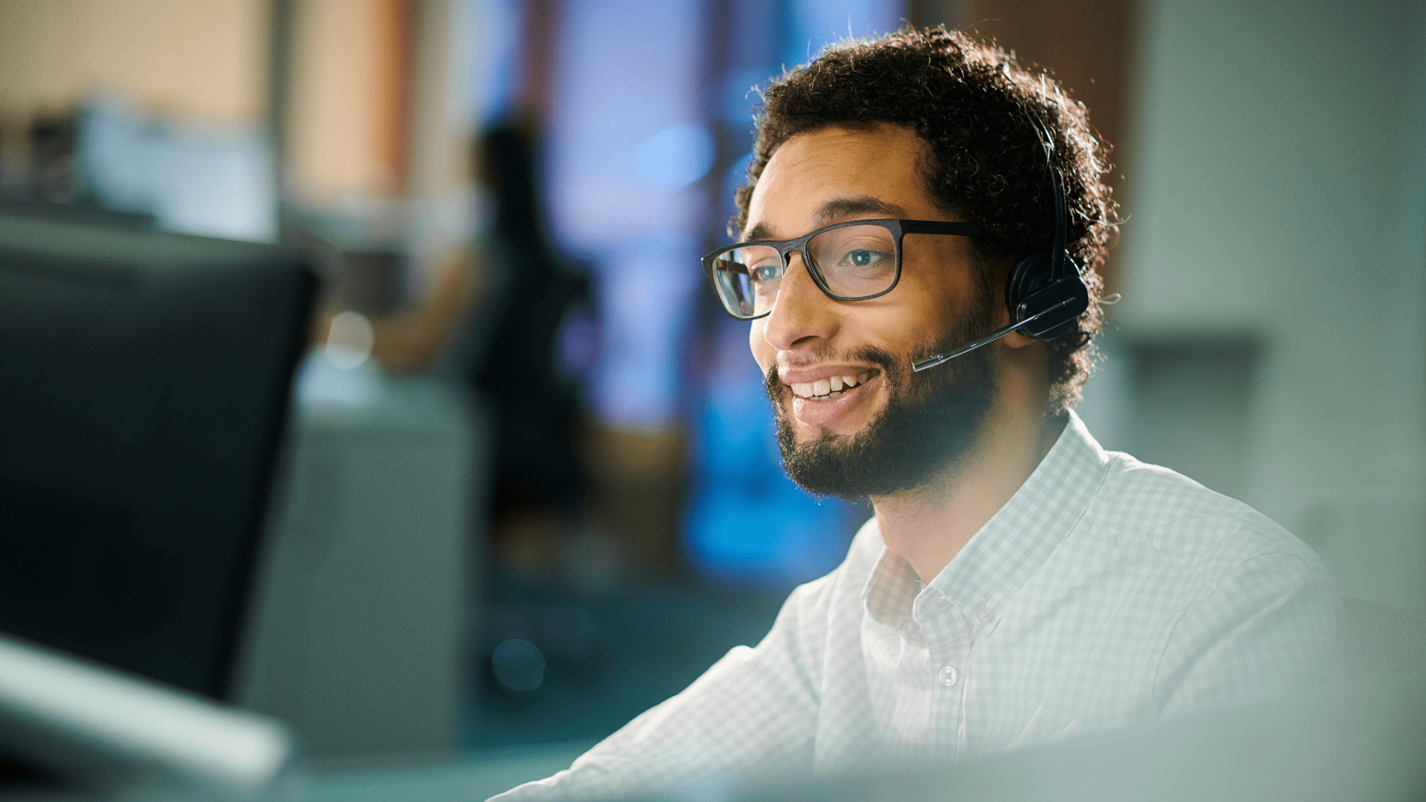 When should a small business outsource to a call answering service?